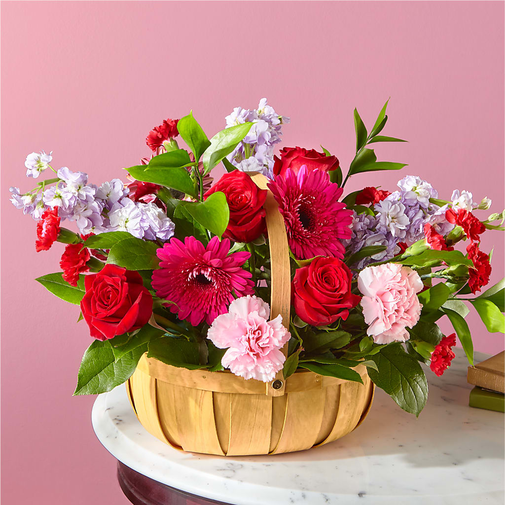 Pink Picnic Basket – BELLE FLEURS & DESSINS, Lexington KY