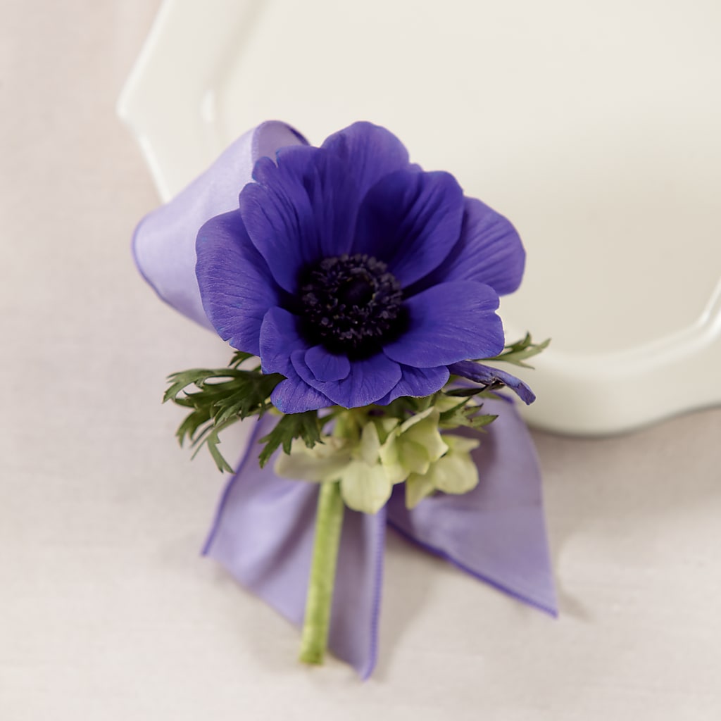 Purple Passion Boutonniere – BELLE FLEURS & DESSINS, Lexington KY