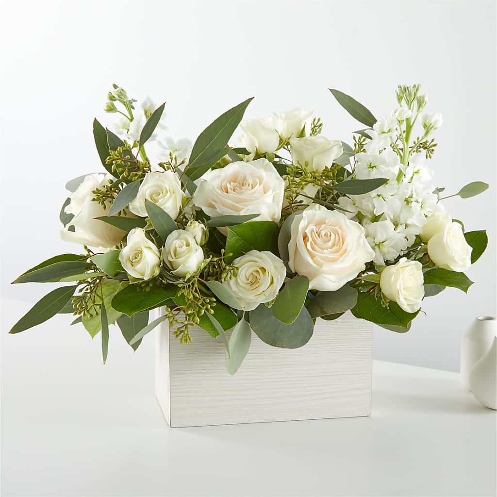 Fresh Linen Box Bouquet – BELLE FLEURS & DESSINS, Lexington KY