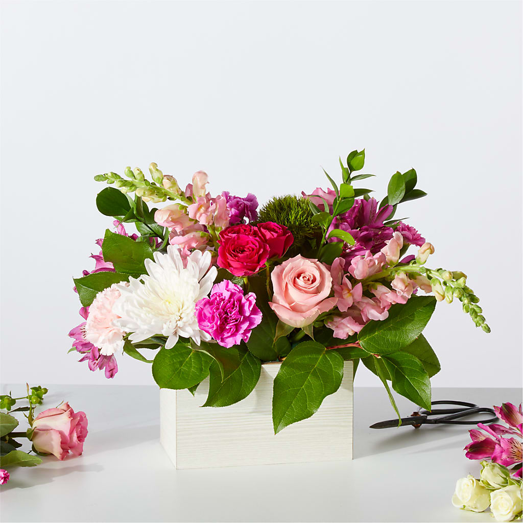 Sweetberry Box – A Florist Original – BELLE FLEURS & DESSINS, Lexington KY