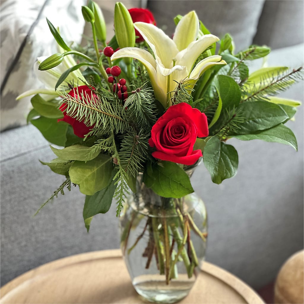 Sparkling Snowflakes Bouquet – BELLE FLEURS & DESSINS, Lexington KY
