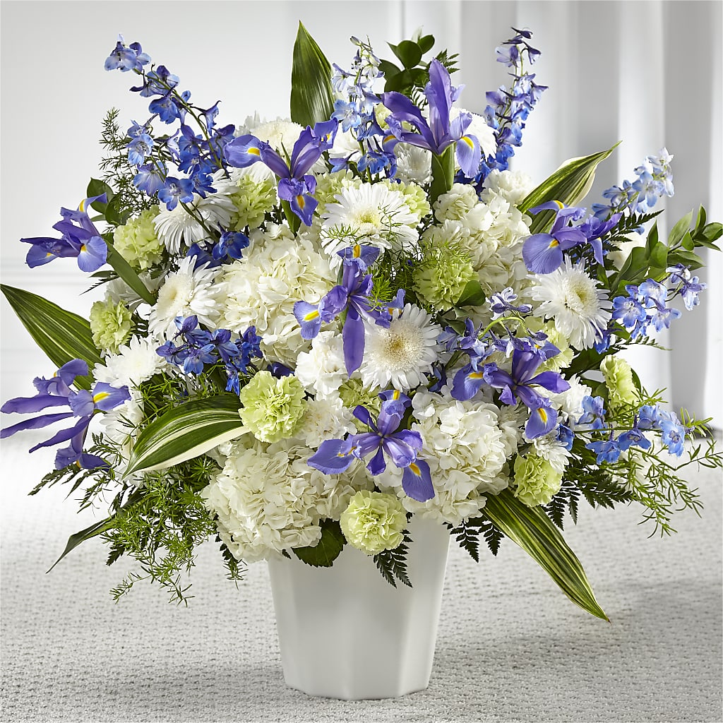 Soft Serenity Floor Basket – BELLE FLEURS & DESSINS, Lexington KY