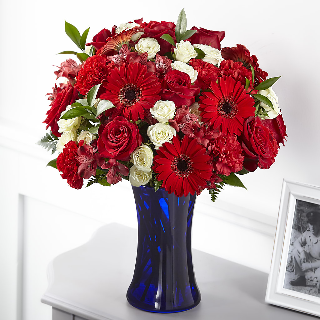 Hearts Embrace Bouquet – BELLE FLEURS & DESSINS, Lexington KY