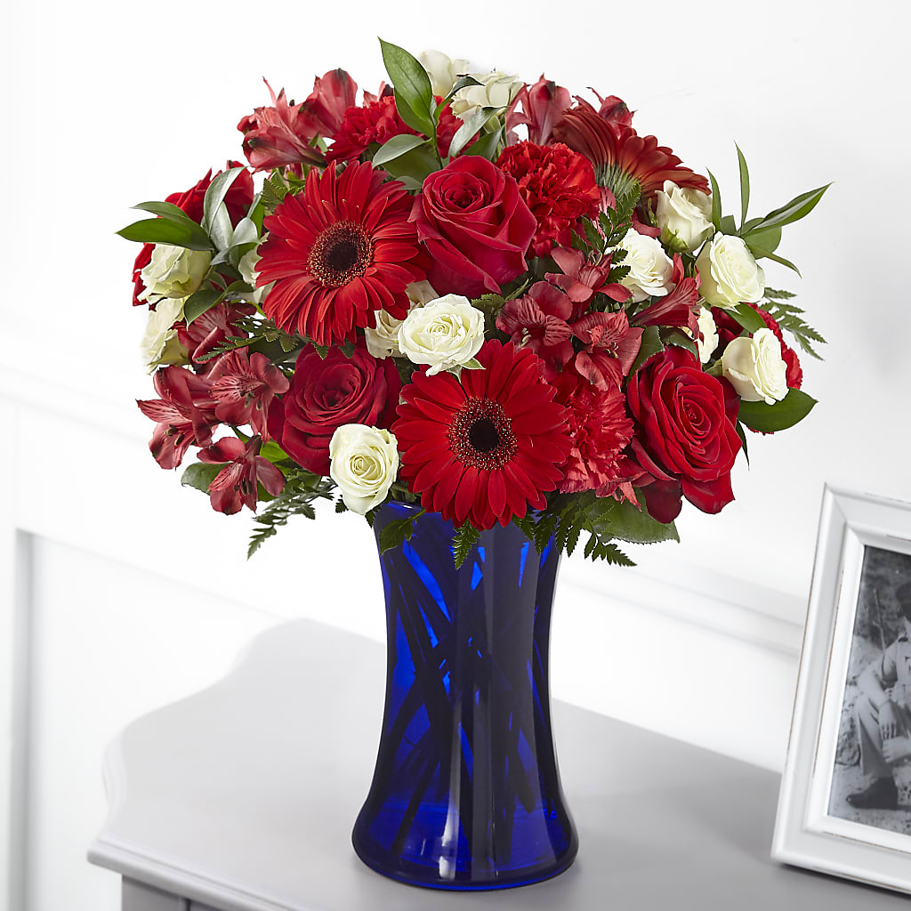 Hearts Embrace Bouquet – BELLE FLEURS & DESSINS, Lexington KY