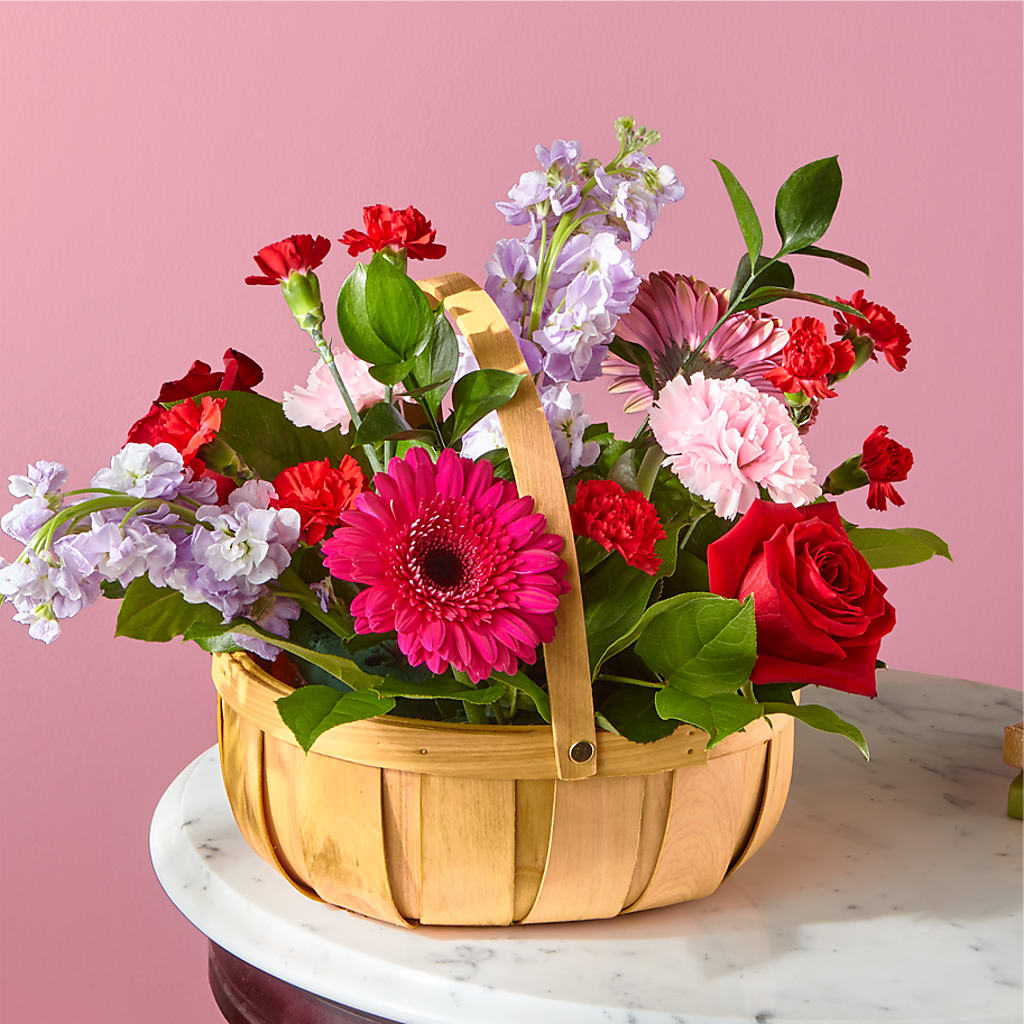 Pink Picnic Basket – BELLE FLEURS & DESSINS, Lexington KY