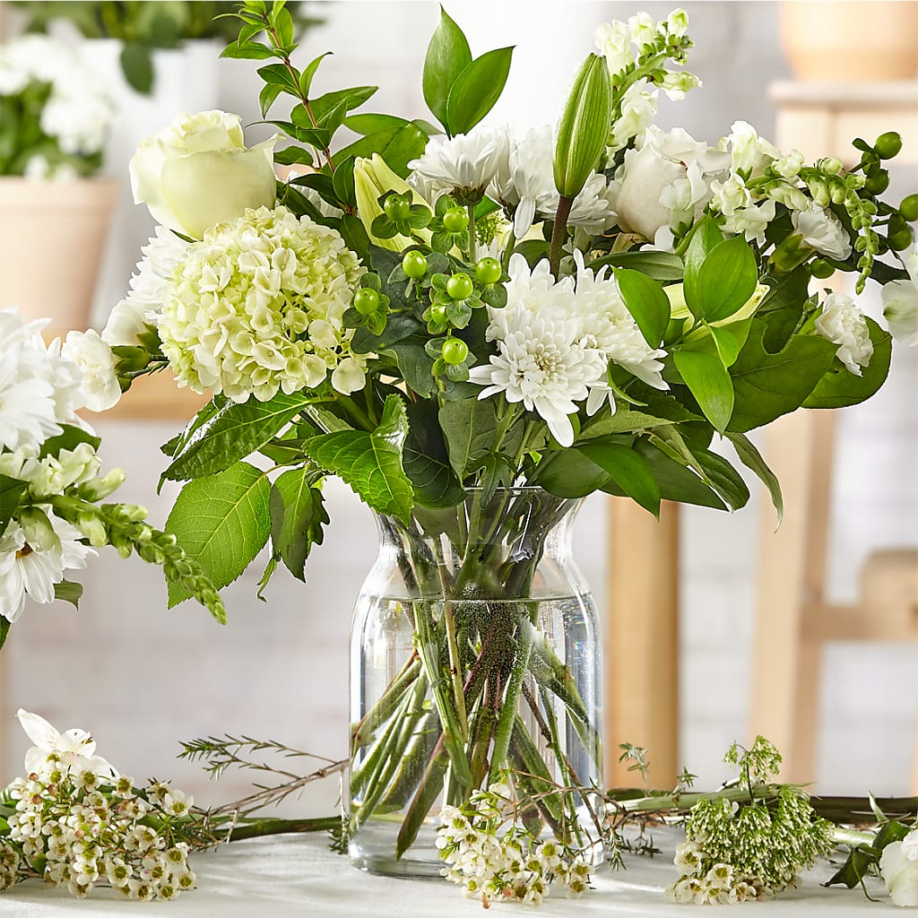Classic Ivory – A Florist Original – BELLE FLEURS & DESSINS, Lexington KY