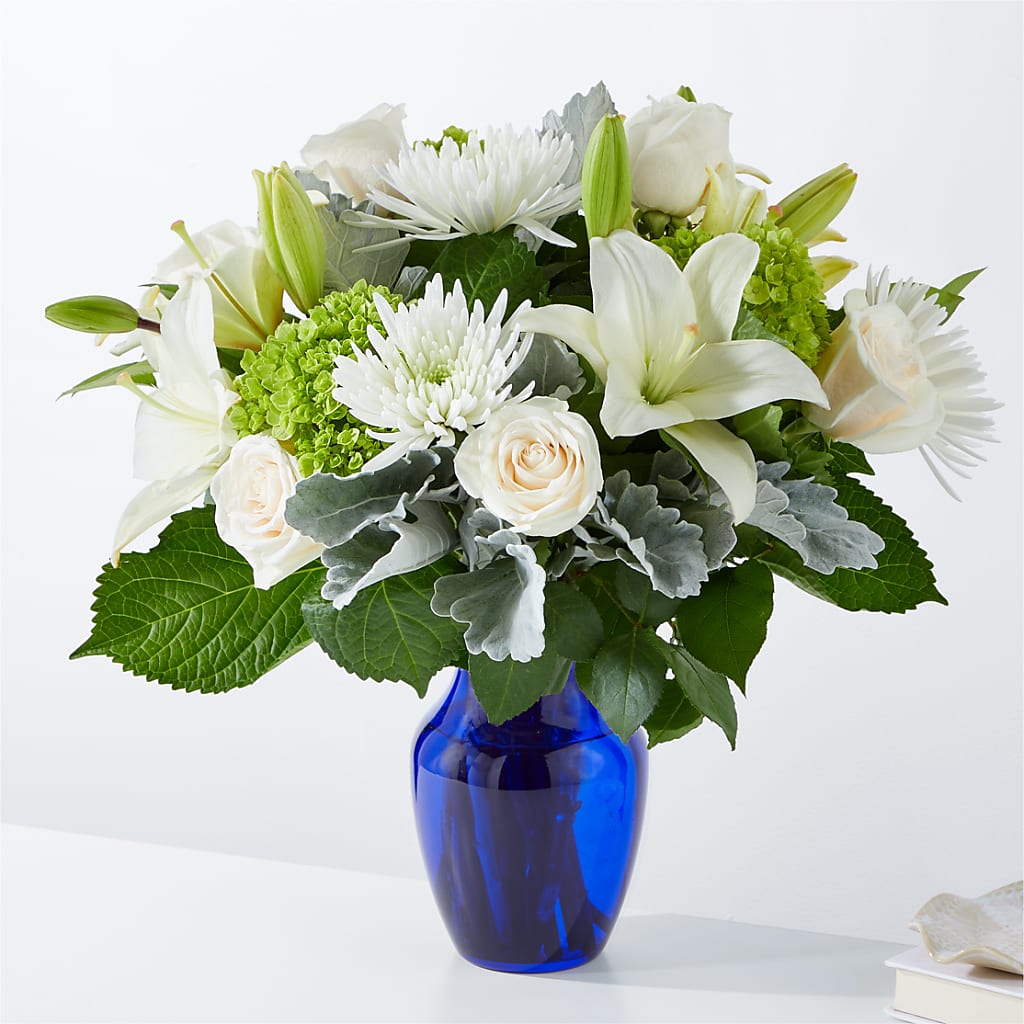 Snowy Dreams Bouquet – BELLE FLEURS & DESSINS, Lexington KY