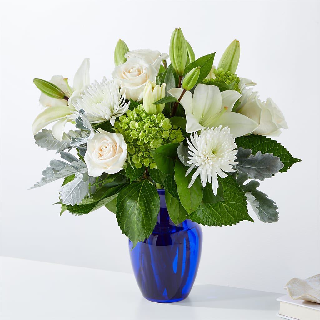 Snowy Dreams Bouquet – BELLE FLEURS & DESSINS, Lexington KY