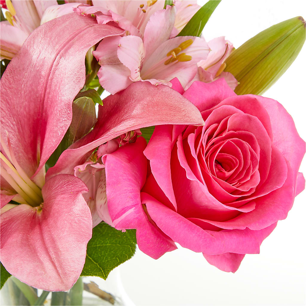 Lots of Love Bouquet – BELLE FLEURS & DESSINS, Lexington KY