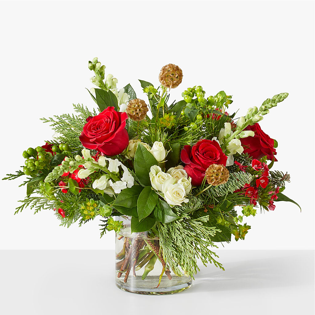 Deck the Halls Bouquet – BELLE FLEURS & DESSINS, Lexington KY