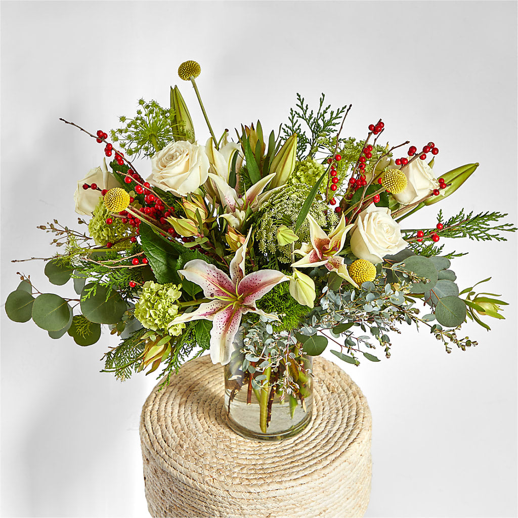 Berry & Bright Bouquet – BELLE FLEURS & DESSINS, Lexington KY