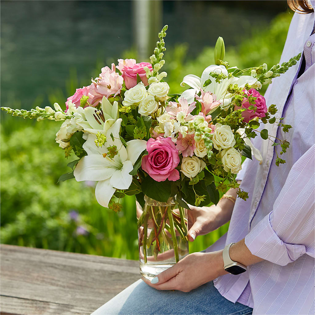 Fondly Bouquet – BELLE FLEURS & DESSINS, Lexington KY