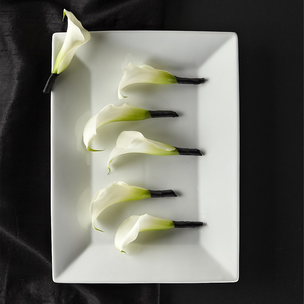 Calla Lily Promise Boutonniere – BELLE FLEURS & DESSINS, Lexington KY