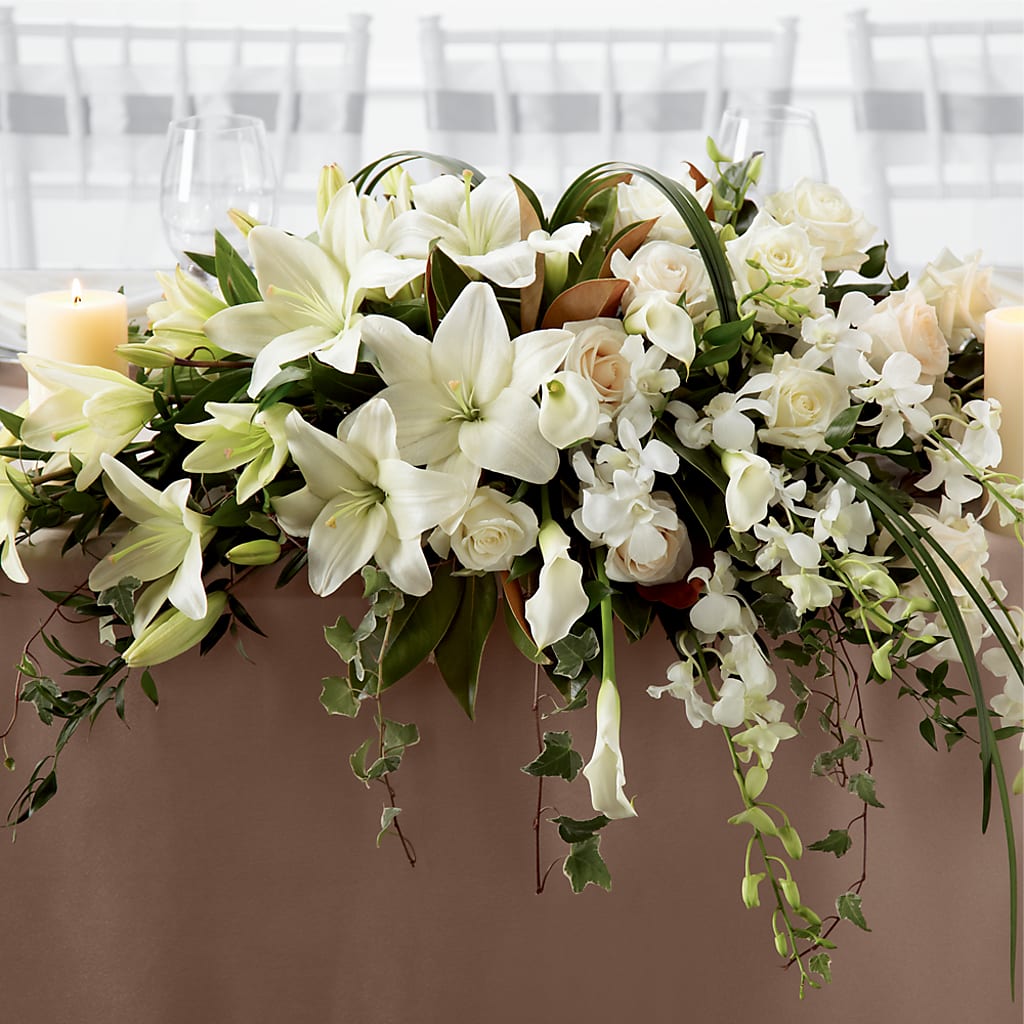 White Linen Arrangement – BELLE FLEURS & DESSINS, Lexington KY