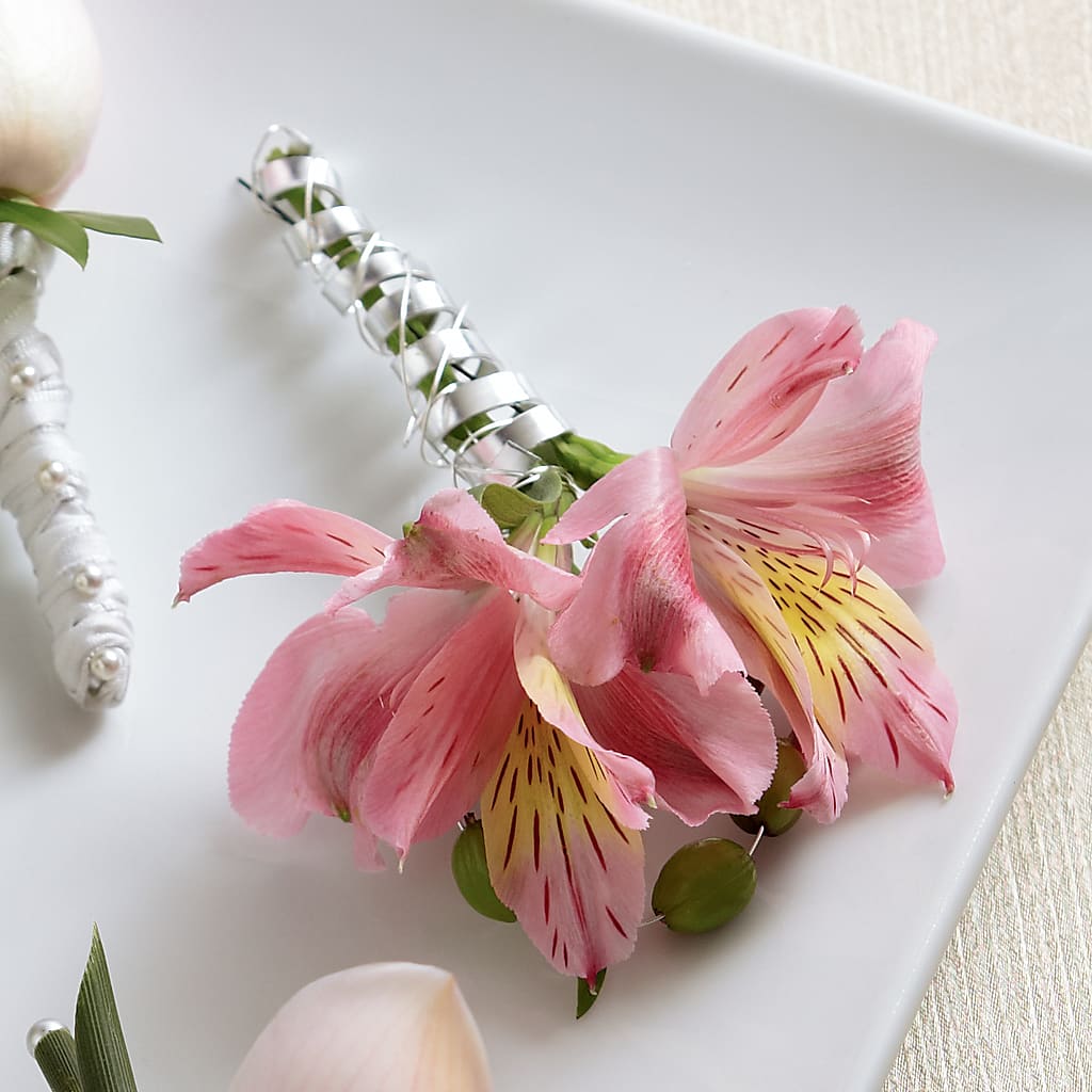 Pink Peruvian Lily Boutonniere – BELLE FLEURS & DESSINS, Lexington KY