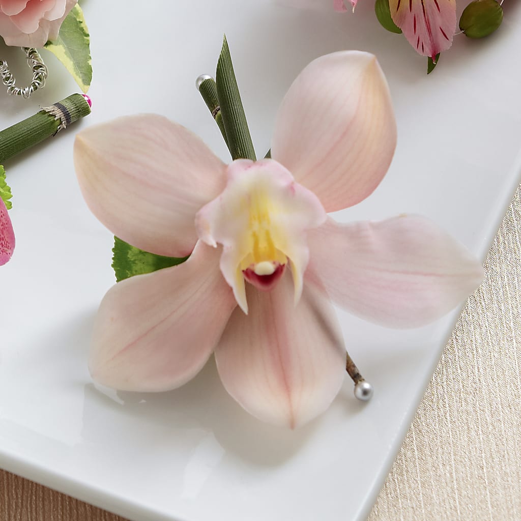 Pink Cymbidium Boutonniere – BELLE FLEURS & DESSINS, Lexington KY