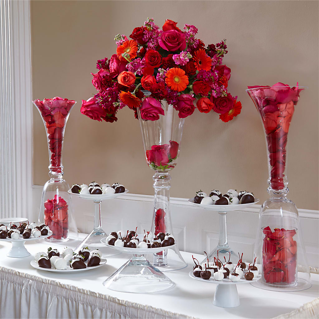 Life's Sweetness Centerpiece – BELLE FLEURS & DESSINS, Lexington KY