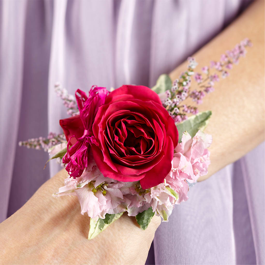 Rose Charm Corsage – BELLE FLEURS & DESSINS, Lexington KY
