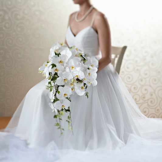 Classic White Bouquet – BELLE FLEURS & DESSINS, Lexington KY