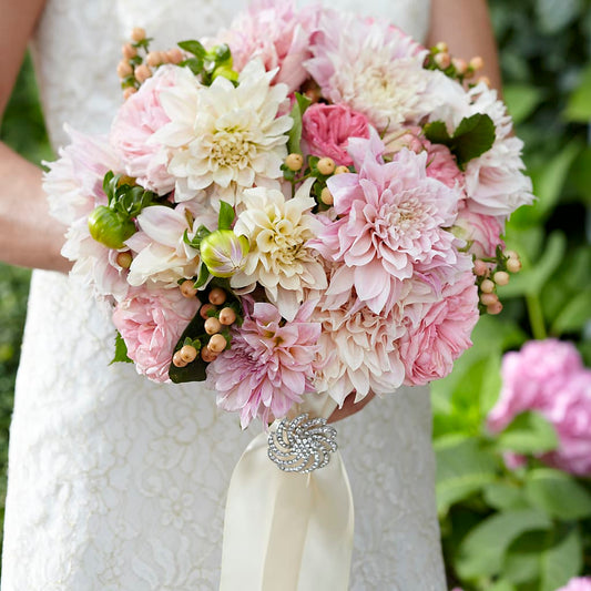 Heart's Promise Bouquet – BELLE FLEURS & DESSINS, Lexington KY