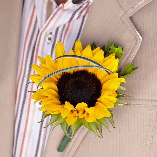 Free Spirit Boutonniere – BELLE FLEURS & DESSINS, Lexington KY