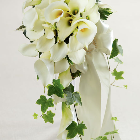 White Chapel Bouquet – BELLE FLEURS & DESSINS, Lexington KY