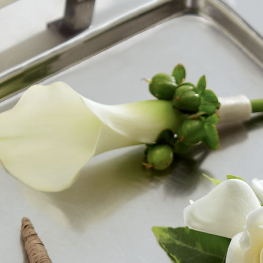White Calla Boutonniere – BELLE FLEURS & DESSINS, Lexington KY