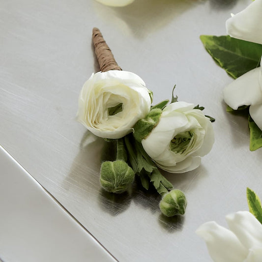 White Ranunculus Boutonniere – BELLE FLEURS & DESSINS, Lexington KY