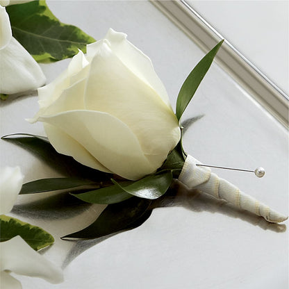 White Rose Boutonniere – BELLE FLEURS & DESSINS, Lexington KY