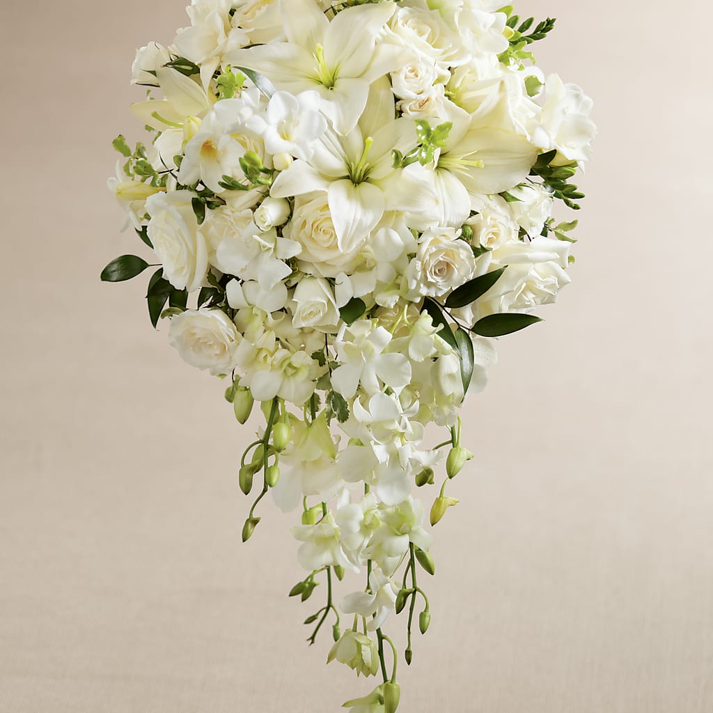 White Wonders Bouquet – BELLE FLEURS & DESSINS, Lexington KY